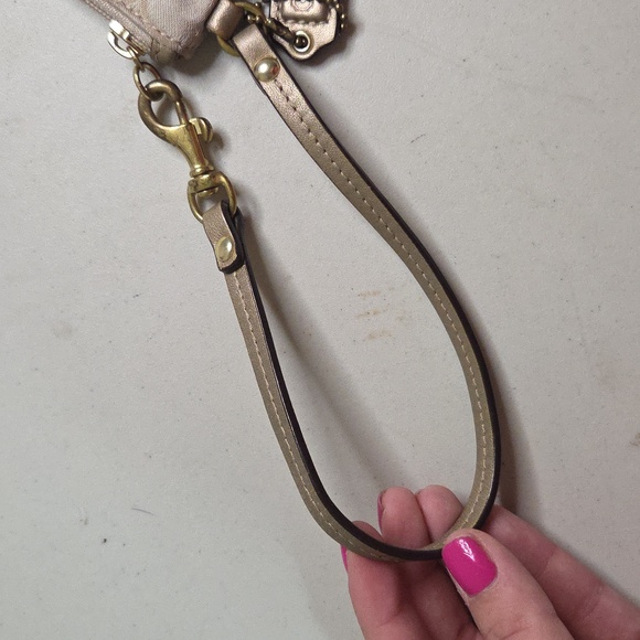 Coach Tan Wristlet with Signature Pattern - Picture 6 of 6